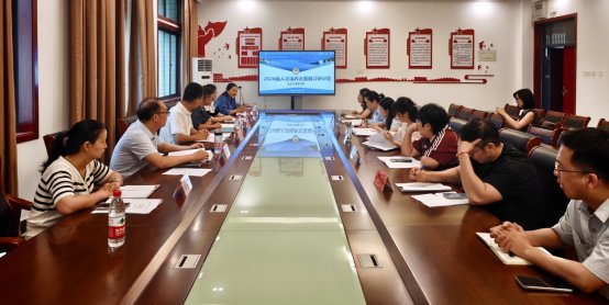 团总支书记周俊丽